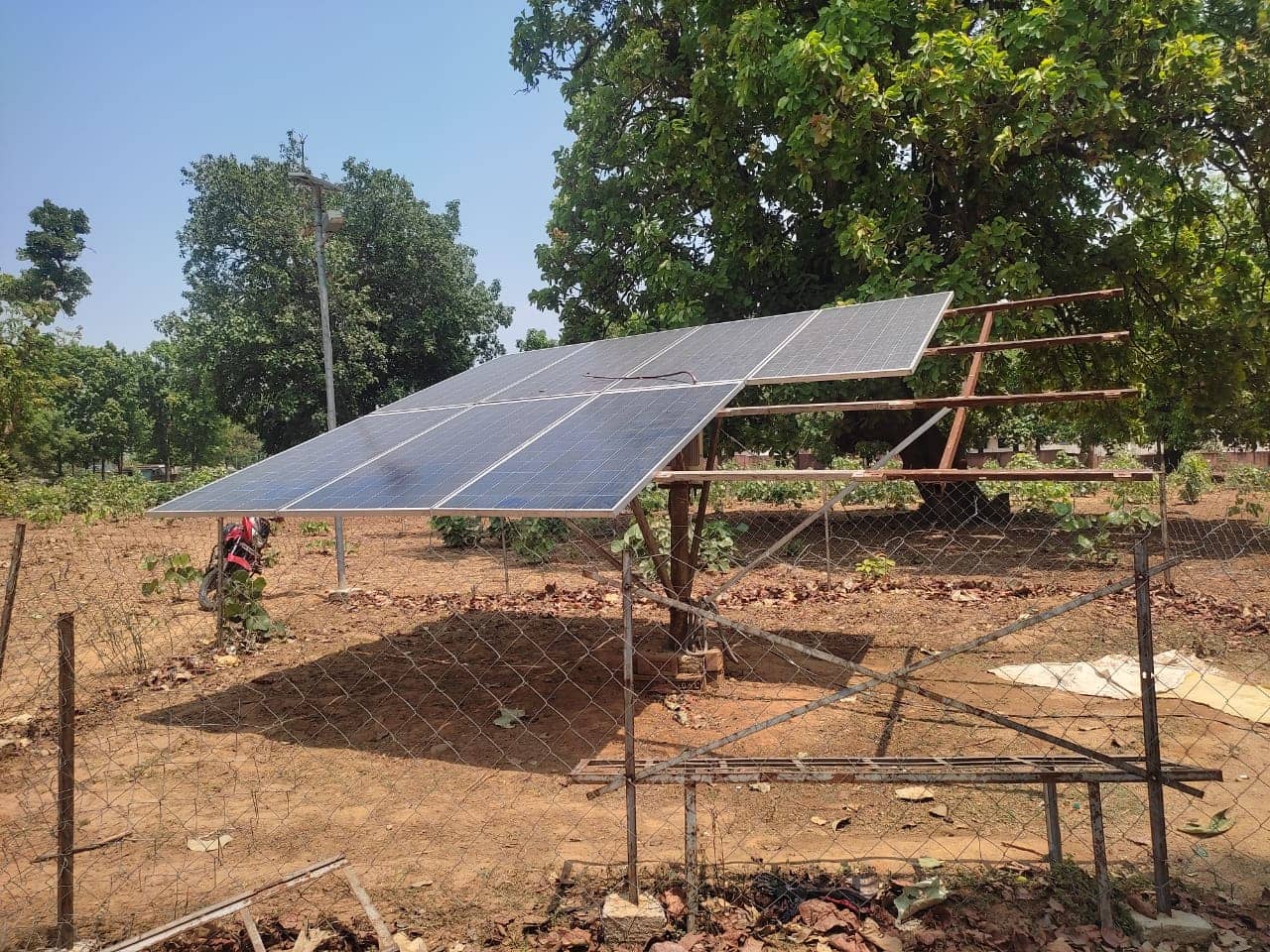 लगातार हो रही चोरी, हाथ पर हाथ धरे बैठी पुलिस, इलाके में दहशत