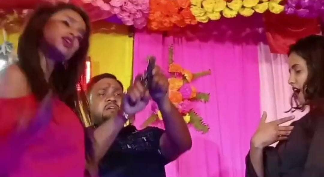 ठुमके पर युवक के पिस्टल लहराने का वीडियो वायरल, जांच में जुट गई पुलिस