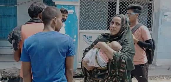 बीमार बच्चे के इलाज के लिए गुहार लगाती रही मां, गोद में ही दम तोड़ गया कलेजे का टुकड़ा