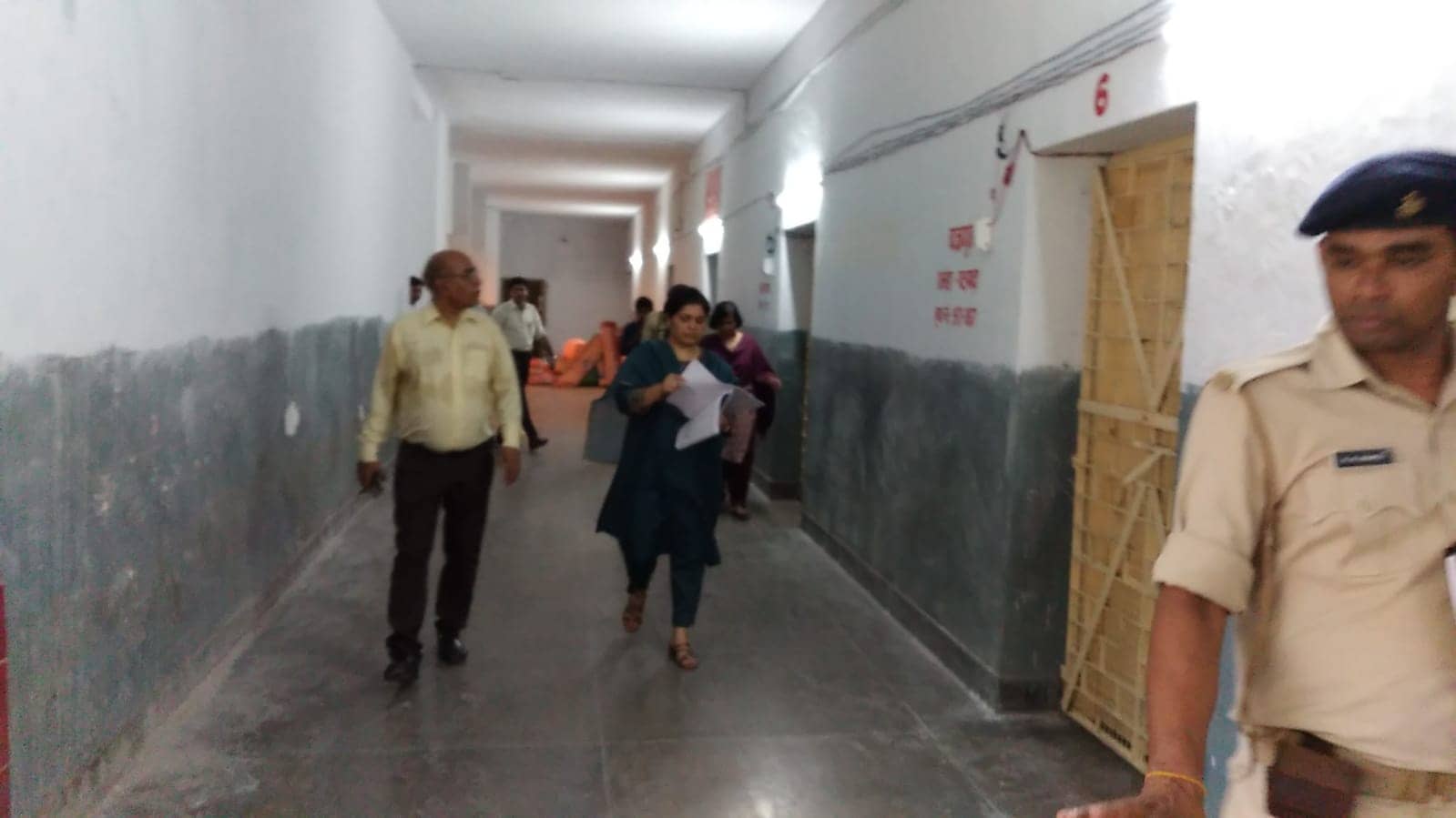 पहले चरण के मतदान की तैयारी पूरी , डीसी ने स्ट्रॉग रूम का लिया जायजा