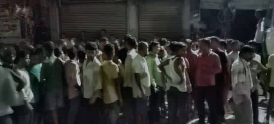 बालू लदे ट्रैक्टर ने बाइक सवार को कुचला, ऑन स्पॉट डेथ