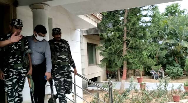 BREAKING: सीएम के बेहद करीबी रवि केजरीवाल से  ईडी ने की 6 घंटे पूछताछ, हेमंत सोरेन की बढ़ सकती है मुश्किलें