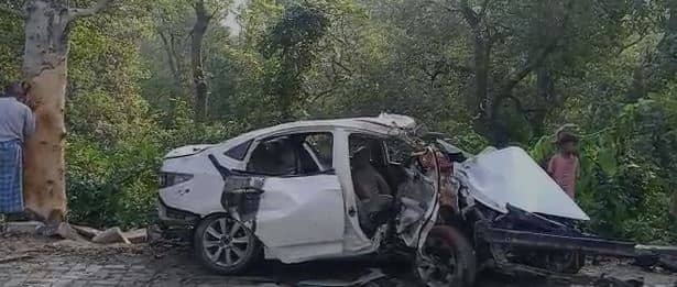 बगहा में भीषण सड़क हादसा,दो बच्ची समेत  एक ही परिवार के  चार लोगों की मौत