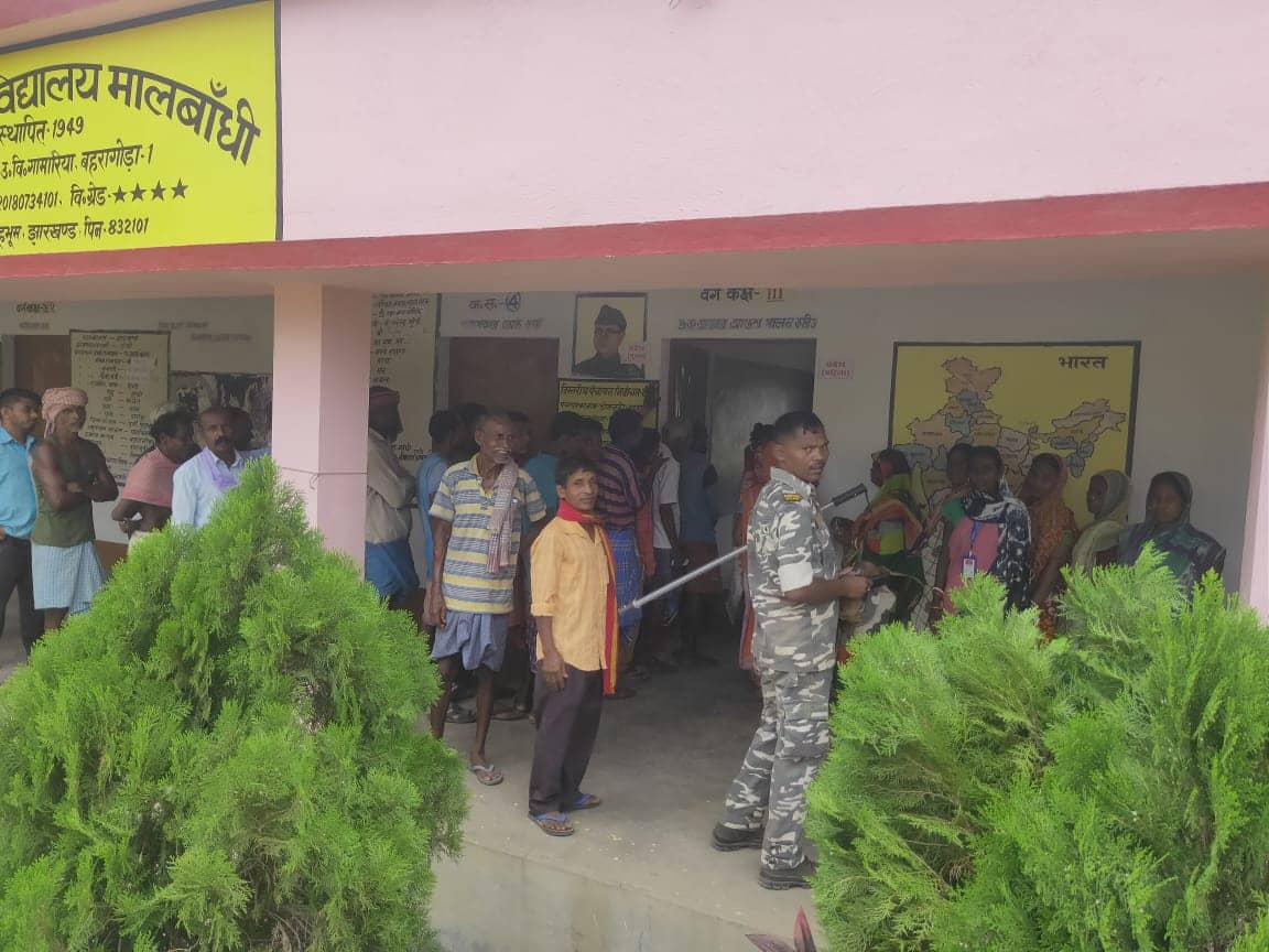 पूर्वी सिंहभूम में भी बम्फर वोटिंग जारी, 11 बजे तक 47 फीसदी मतदान