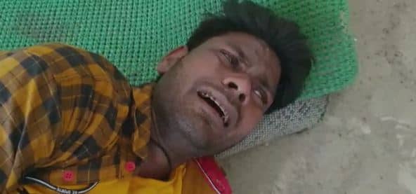 शराबी ने उत्पाद विभाग कार्यालय के समक्ष उड़ाया शराब बंदी कानून का मजाक