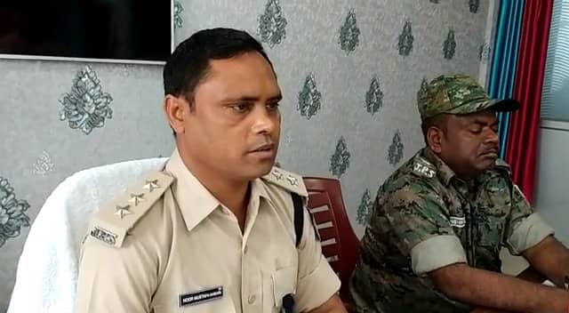 प्रेमी युगल को बिजली खंभे से बांधने के आरोप में दो गिरफ्तार, प्रेमी को भी पुलिस ने भेजा जेल