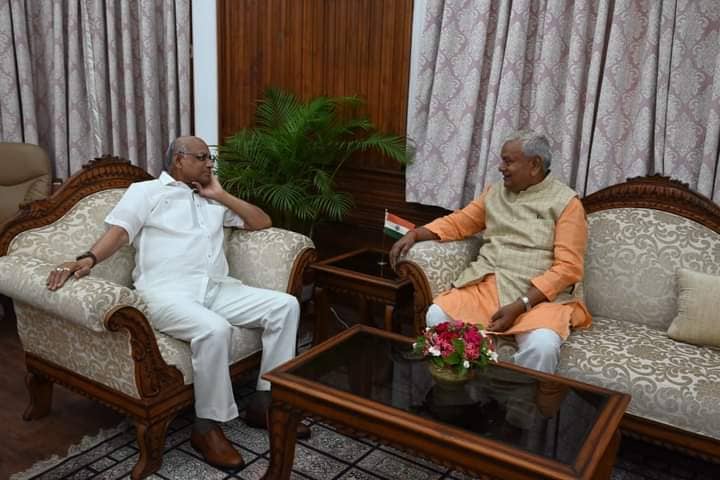 धनबाद सांसद पी एन सिंह  मिले राज्यपाल से ,माँगा कोयलांचल में स्थाई  कुलपति