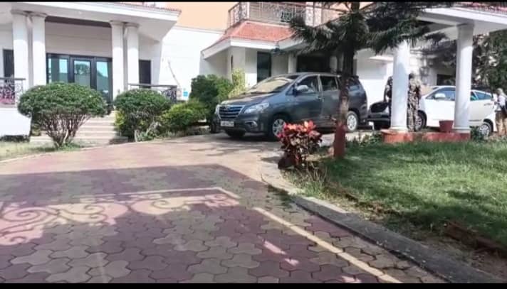 BREAKING :  अशोकनगर के बाद हरमू में दो ठिकानों पर ईडी की छापेमारी जारी