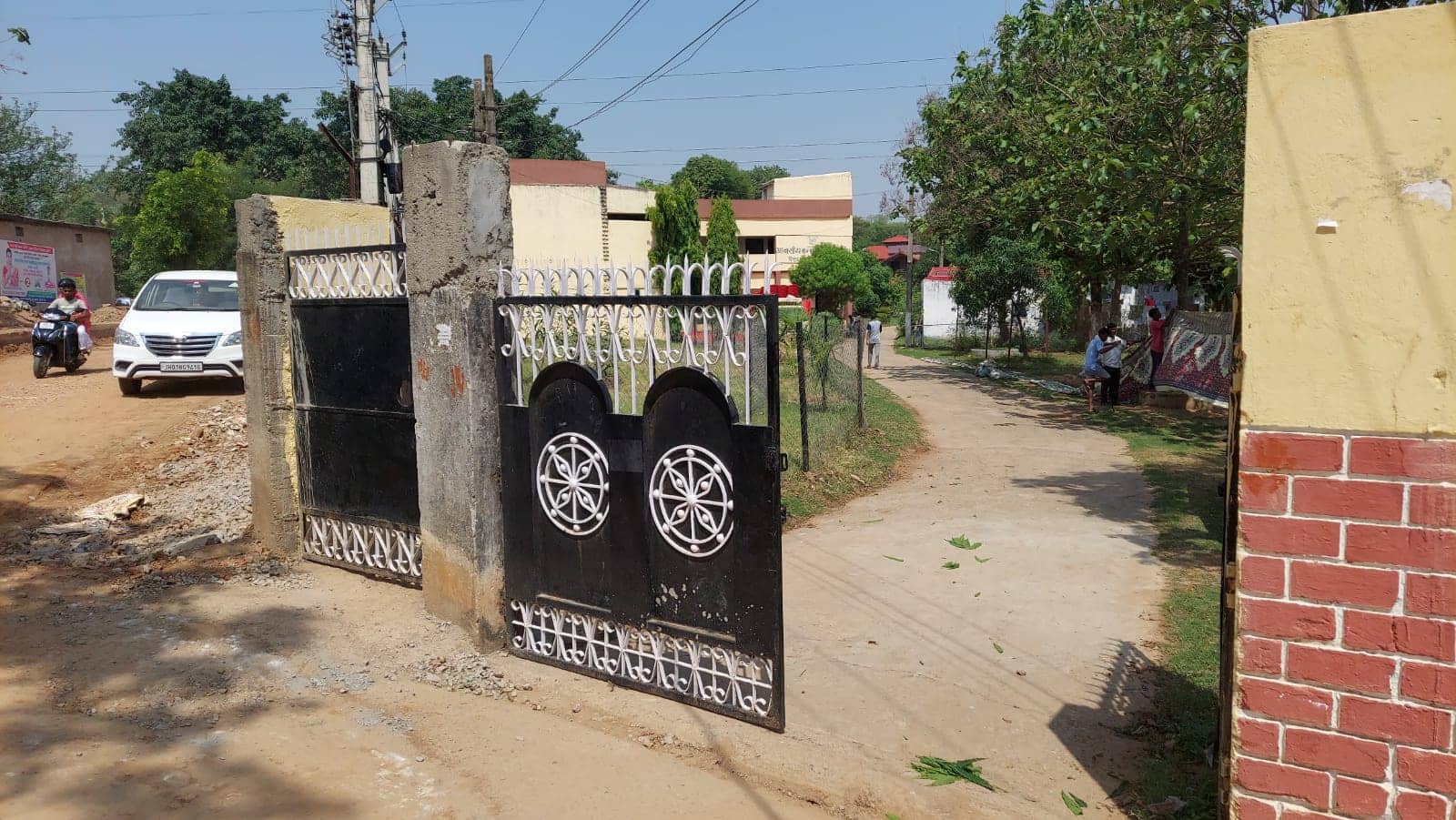 Live Update : पूर्व मंत्री सह कांग्रेस के कार्यकारी अध्यक्ष बंधु तिर्की के आवास पर CBI की छापेमारी