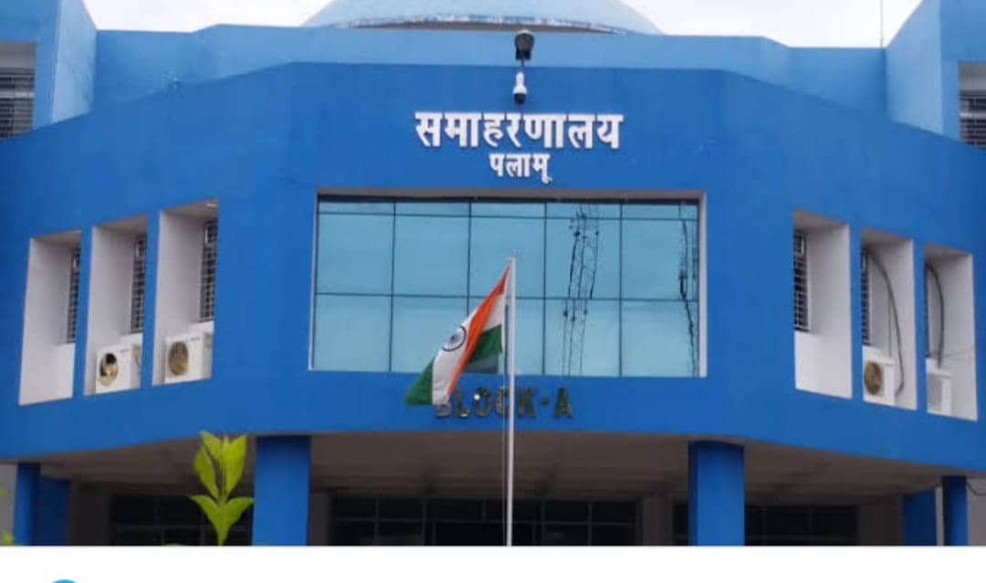 आदेश पाल के परिजनों को अबतक नहीं मिला नौकरी-मुआवजा, चुनाव ड्यूटी से लौटने के क्रम में हुई थी मौत