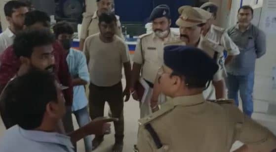 BREAKING : बैंक ऑफ इंडिया से दिनदहाड़े  37 लाख की लूट, इलाके में मची अफरा-तफरी