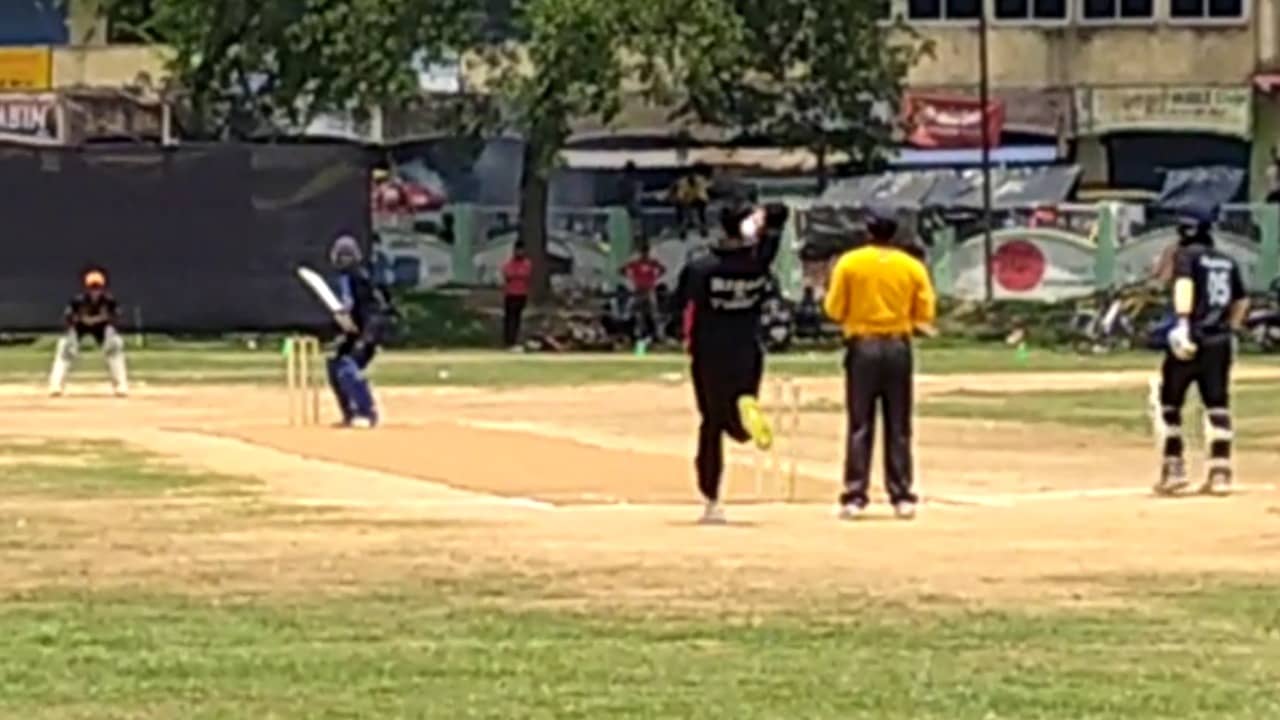 आईपीएल की तर्ज पर दुमका में डीपीएल शुरू, क्रिकेट में कैरियर बना रहे संथाल परगना के युवा क्रिकेटर