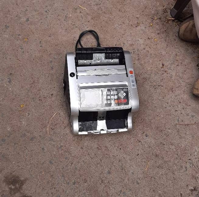 गैंगस्टर के घर कुर्की जब्ती :   प्रिंस खान के घर मिली नोट गिनने की मशीन