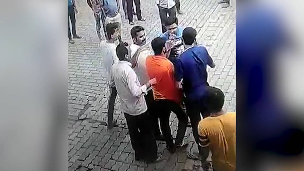 अशर्फी अस्पताल में हंगामा, कर्मियों को दौड़ा-दौड़ा कर पीटा,  पुलिस से भी उलझे, 2 हिरासत में