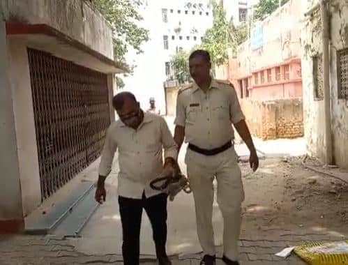 हेरा-फेरी कर कर्मचारी ने अपनी ही कंपनी को लगा दिया 70 लाख का चूना, गिरफ्तार