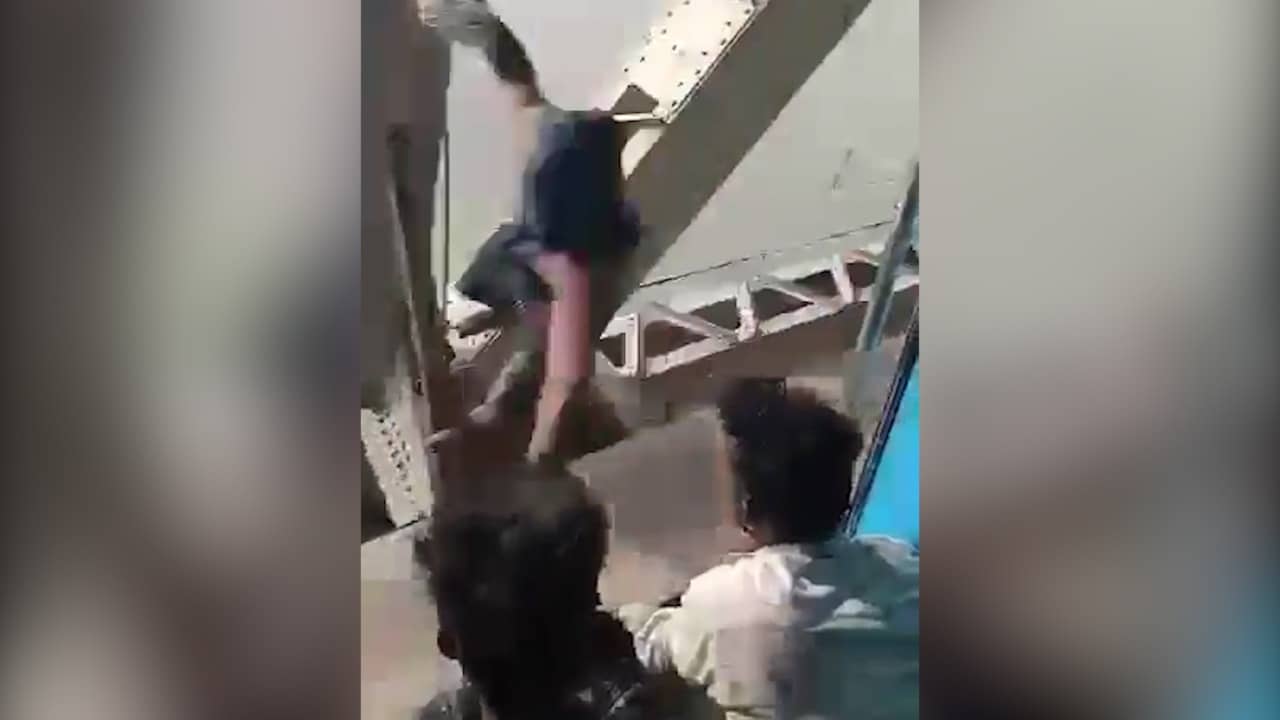 कटिहार-बरौनी रेल रूट रेल पुलिस के लिए चुनौती बना झपट्टा मार गिरोह, "लाइव-लूट" के वीडियो को देखकर सहम जाएंगे आप