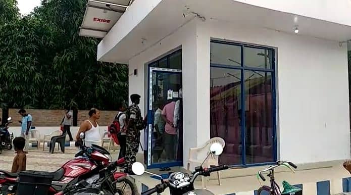 SITAMARHI: हथियारबंद बदमाश फिल्मी अंदाज में पेट्रोल पंप से उड़ा ले गए रु डेढ़ लाख