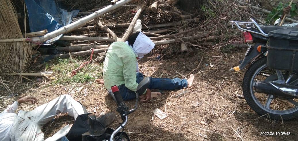 मिनी ट्रक ने एक साथ चार बाइकों में मारी टक्कर, एक की मौ'त, चार घायल