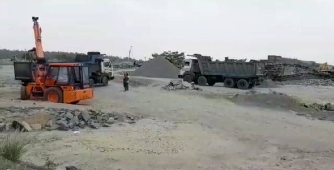 50 से अधिक अवैध क्रशर और खनन साइट ध्वस्त,  6 टीम और 250 पुलिस जवान हुए शामिल