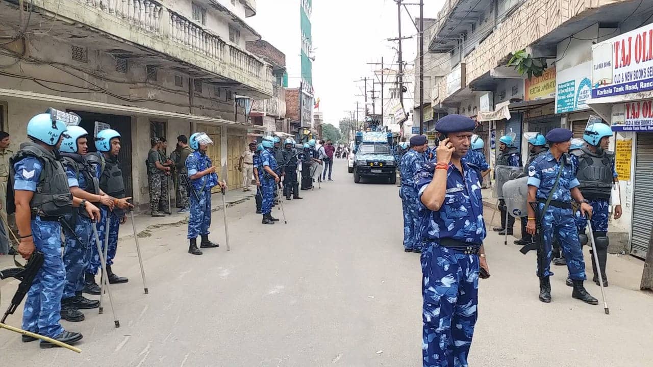 धीरे-धीरे पटरी पर लौट रही रांची, हर चौक-चौराहे पर पुलिस की निगाहें चौकस