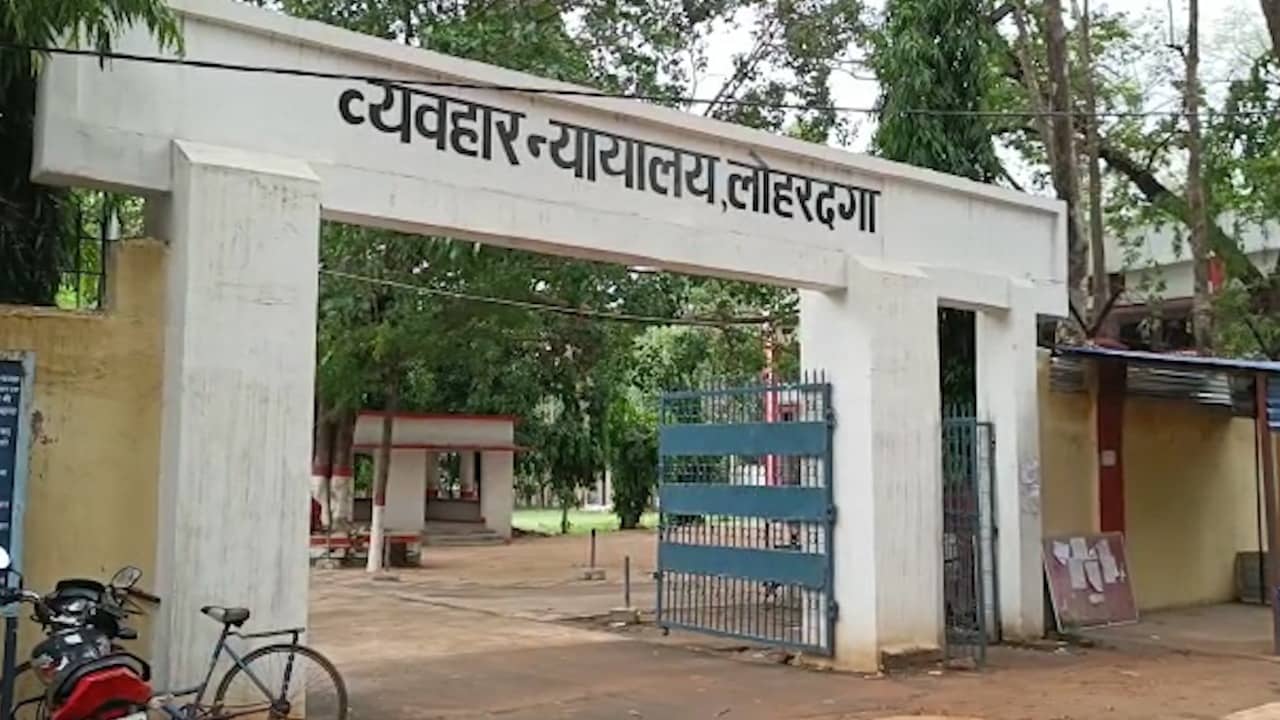 बच्ची को घर में अकेला देख युवकों ने की ऐसी हरकत, कोर्ट ने सुनाई आजीवन कारावास की सजा, जानिए मामला