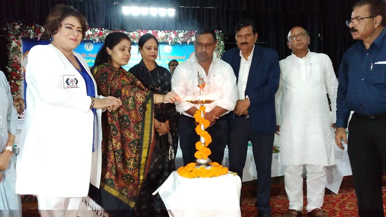 महिलाओं के ब्रेस्ट और सर्वाइकल कैंसर के लिए लगा जांच शिविर, स्वास्थ्य मंत्री, विधायक हुए शामिल