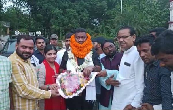 श्रम नियोजन मंत्री सत्यानंद भोक्ता पहुंचे देवघर, मांडर उपचुनाव में गठबंधन प्रत्याशी की जीत का किया दावा  