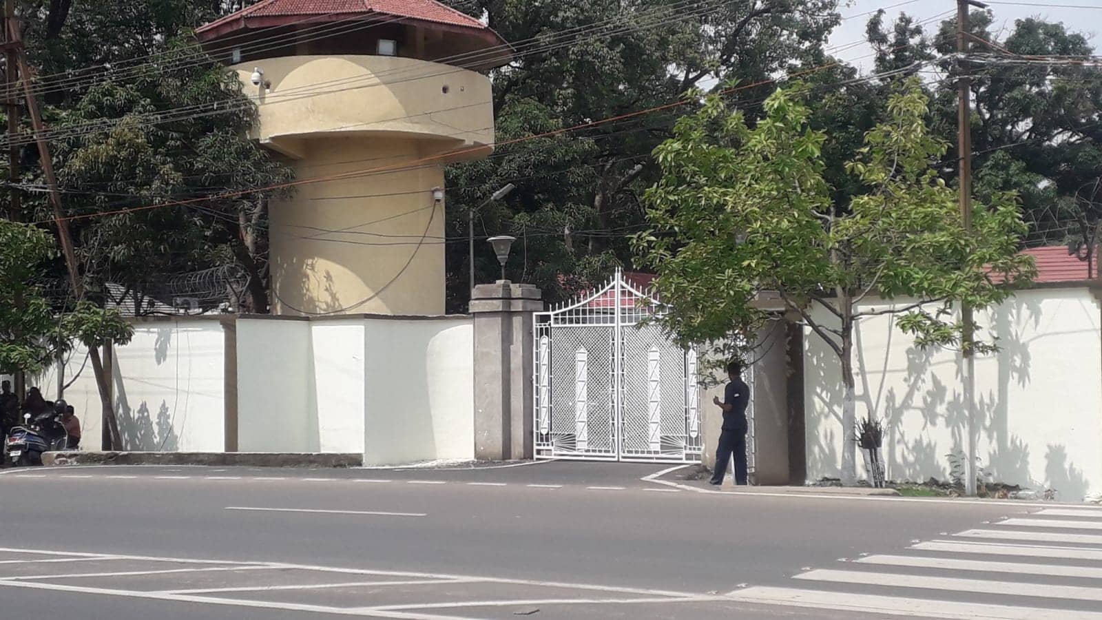 राष्ट्रपति चुनाव को लेकर मुख्यमंत्री आवास में झामुमो का मंथन, बैठक में शिबू सोरेन और हेमंत सोरेन समेत तमाम विधायक और सांसद मौजूद   