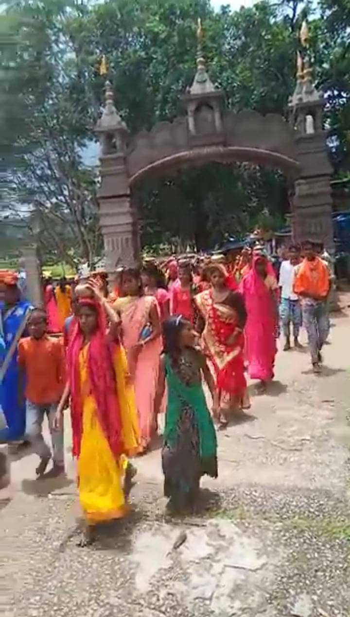 मंदिरों में लगी शिव भक्तों की भीड़, शिवालयों में दिखी भारी लापरवाही….