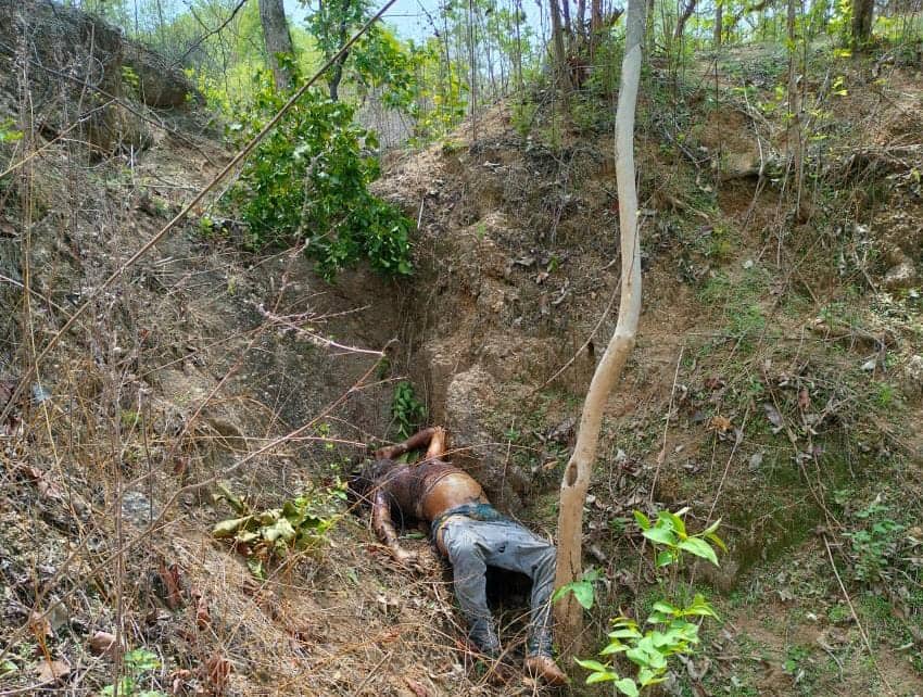 लापता अवैध शराब कारोबारी का शव जंगल से बरामद, आक्रोशित ग्रामीणों ने एनएच किया जाम