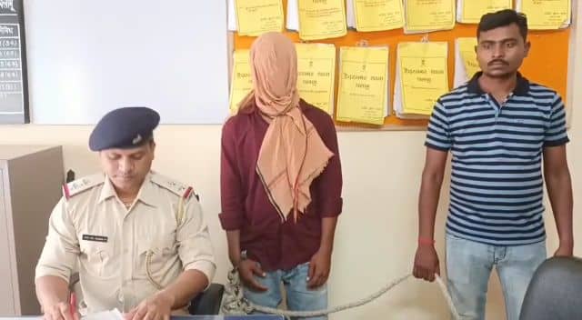 पलामू : बाइक चोरी गैंग का उद्भेदन , दो नाबालिग चोर समेत तीन गिरफ्तार