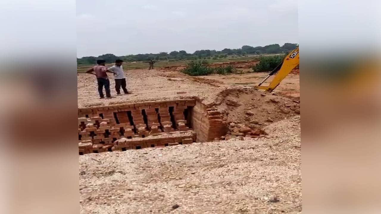 अवैध रूप से चल रहे ईट भठ्ठों पर चले बुलडोजर, प्रशासन की चेतावनी- नहीं चलने दिया जाएगा बिना अनुमति काम