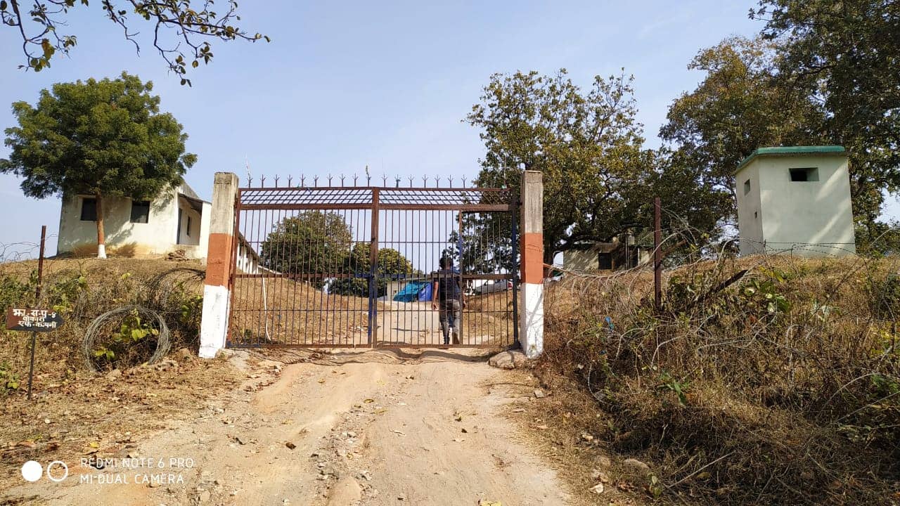 BREAKING: गोमिया के जगेश्वर बिहार में सीआरपीएफ और नक्सलियों के बीच फायरिंग, घने जंगलों की ओर भाग निकले उग्रवादी