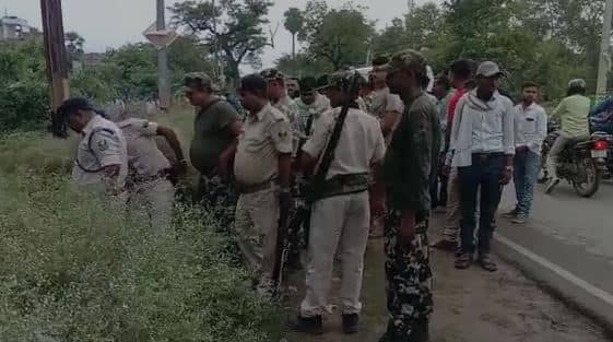 सड़क किनारे गड्ढे से मिला बीएमपी जवान का श'व, मंडल कारा नवादा की सुरक्षा में हुई थी तैनाती