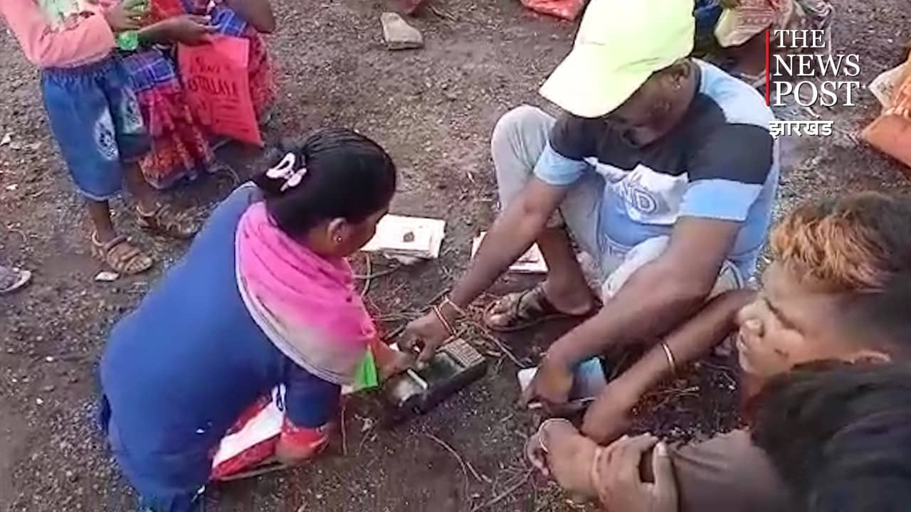 लाभुकों को राशन लेना पड़ रहा महंगा, बॉयोमेट्रिक करने जाना पड़ रहा है 5 किलोमीटर दूर