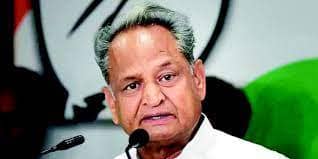 उदयपुर कांड: मृतक कन्हैयालाल के परिजन से मिले सीएम अशोक गहलोत, आरोपियों को जल्द सजा दिलाने की कही बात