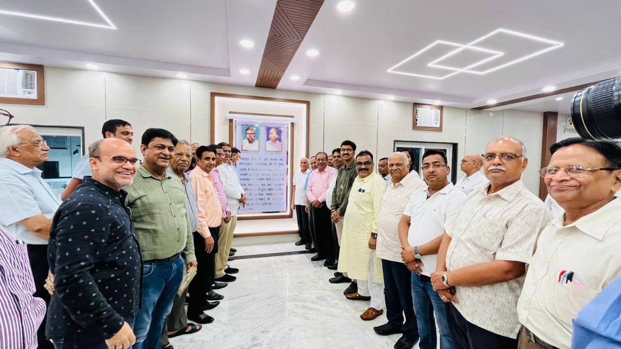 सिंहभूम चैंबर : 2006 में पिता के बनवाए हॉल को अशोक भालोटिया ने दिया नया रंग-रूप, आज हुआ उद्घाटन