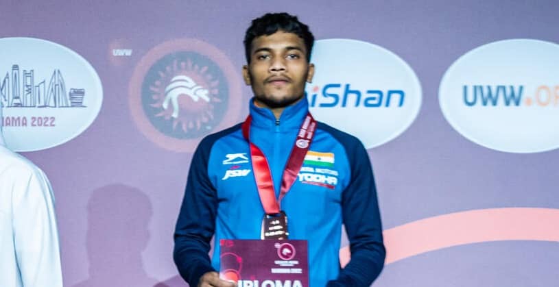 आदित्य कुमार ने एशियन कुश्ती चैंपियनशिप में जीता कांस्य पदक, अंतरराष्ट्रीय पदक जीतने वाले झारखंड के पहले बालक पहलवान   