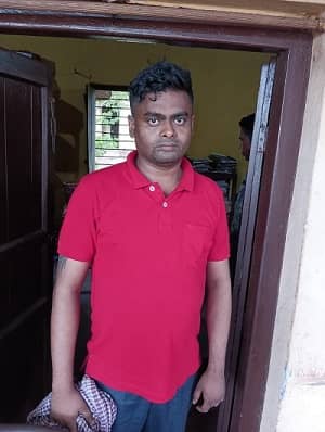 फरार लौह अयस्क तस्कर अमित श्रीवास्तव गिरफ्तार, पुलिस के कब्जे में Iron Ore से भरा ट्रक