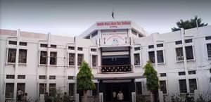 ऐसे भी लोग: बच्चे क्लास करने जब रेगुलर नहीं आए तो जानिये तीन साल बाद क्या कर दिया इस प्रोफेसर ने....