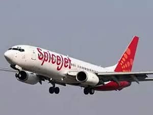 DGCA ने SPICEJET को भेजा कारण बताओ नोटिस, पूछा आप पर कार्रवाई क्यों नहीं की जानी चाहिए- जानिये ऐसा क्यों