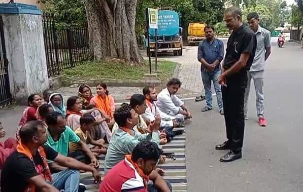 लौह नगरी में पानी के लिए कोहराम, कनेक्शन के लिए 15 से 20 हजार रू की मांग