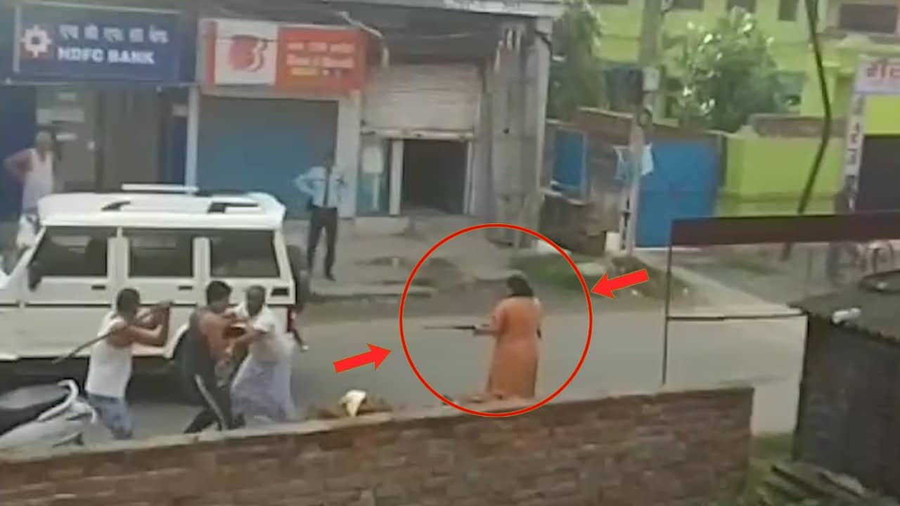 बिनोद बाबू की पौत्र वधू राइफल लेकर उतरी सड़क पर, पड़ोसियों से मारपीट का आरोप,  जानिए क्या है मामला