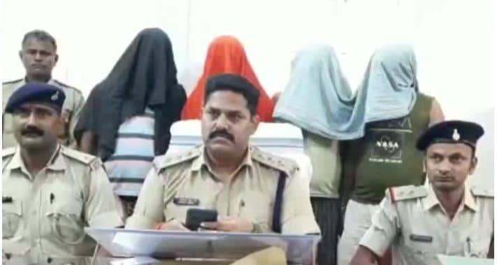 झांसा देकर ठगी करने वाले  गिरोह के 4 सदस्य गिरफ्तार, नगदी, मोबाइल ,बाइक बरामद