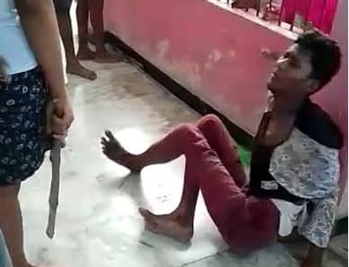 नशीला सामान बेचने से मना किया तो युवक की स्मैक तस्करों ने जमकर की पिटाई, वीडियो वायरल