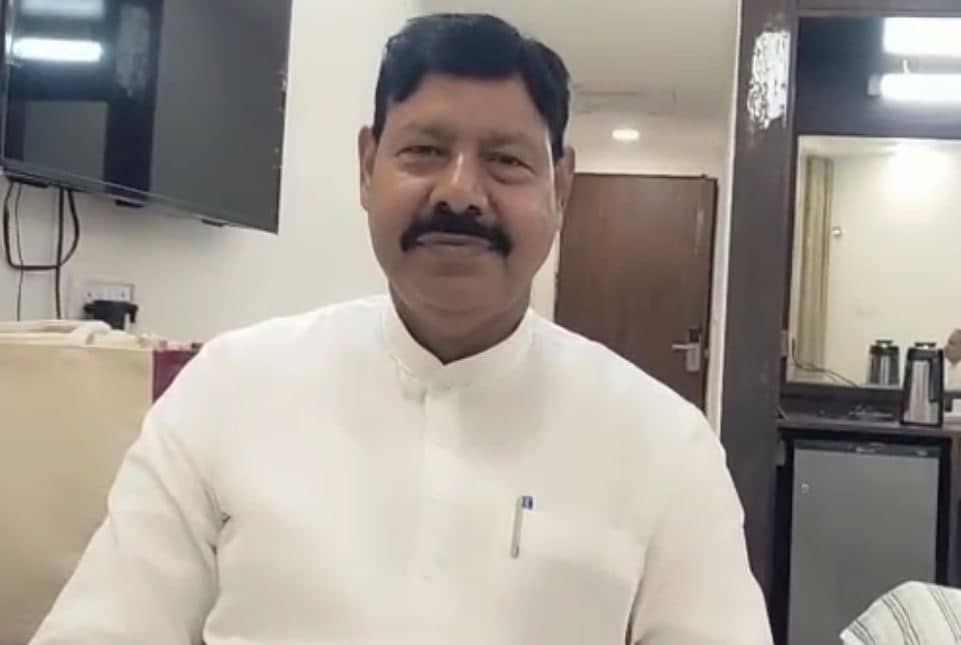 आरजेडी MLA ने पीएम मोदी पर कसा तंज़, कहा- टूरिस्ट बनकर आये थे बिहार को बिना कुछ दिए ही चले गए 