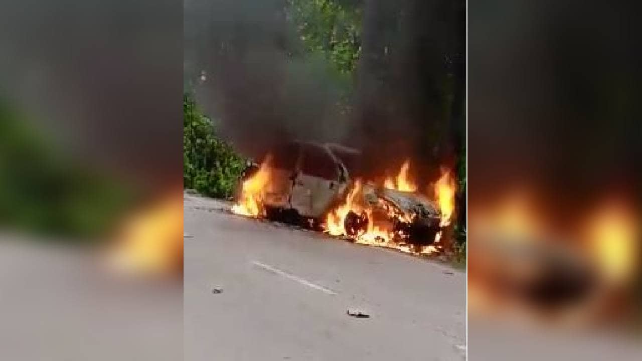 चंदवा-लोहरदगा रोड पर जब धू-धू कर जलने लगी कार....जानिये इसके बाद क्या हुआ