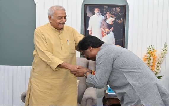 जब झामुमो ने खोल दिये हैं अपने पत्ते, अब यशवंत का सीएम से मिलने के क्या हैं मायने, समझिये