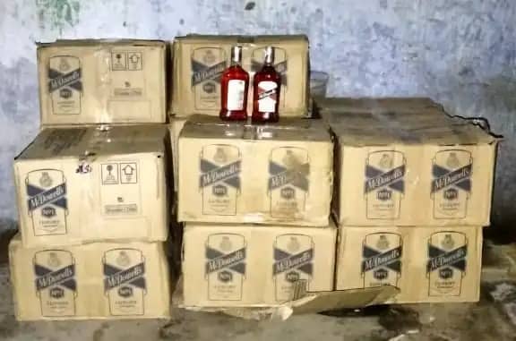 सेनीटाइजर के नाम पर यूपी से कटिहार भेजी जा रही विदेशी शराब, आरोपियों के खिलाफ FIR दर्ज 