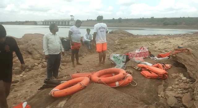 तेनुघाट डैम में मॉक ड्रिल: NDRF ने गोताखोरों को सिखाए कि किसी डूबते व्यक्ति को कैसे बचाया जाए